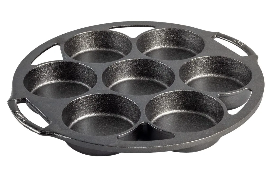 En god æbleskivepande i støbejern, som dog kunne have været bedre, hvis den havde håndtag. Herudover bliver æbleskiverne med flad bund, hvilket giver en lidt anden form.