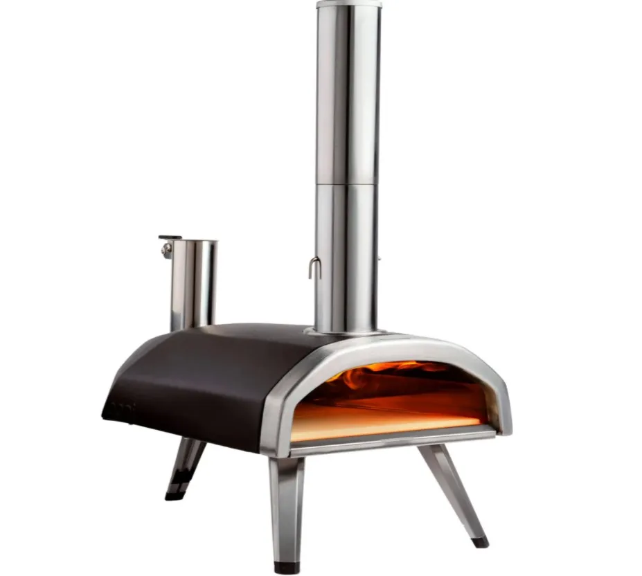 Ooni Fyra er en god, transportabel pizzaovn, som kan lave perfekte pizzaer på kort tid.