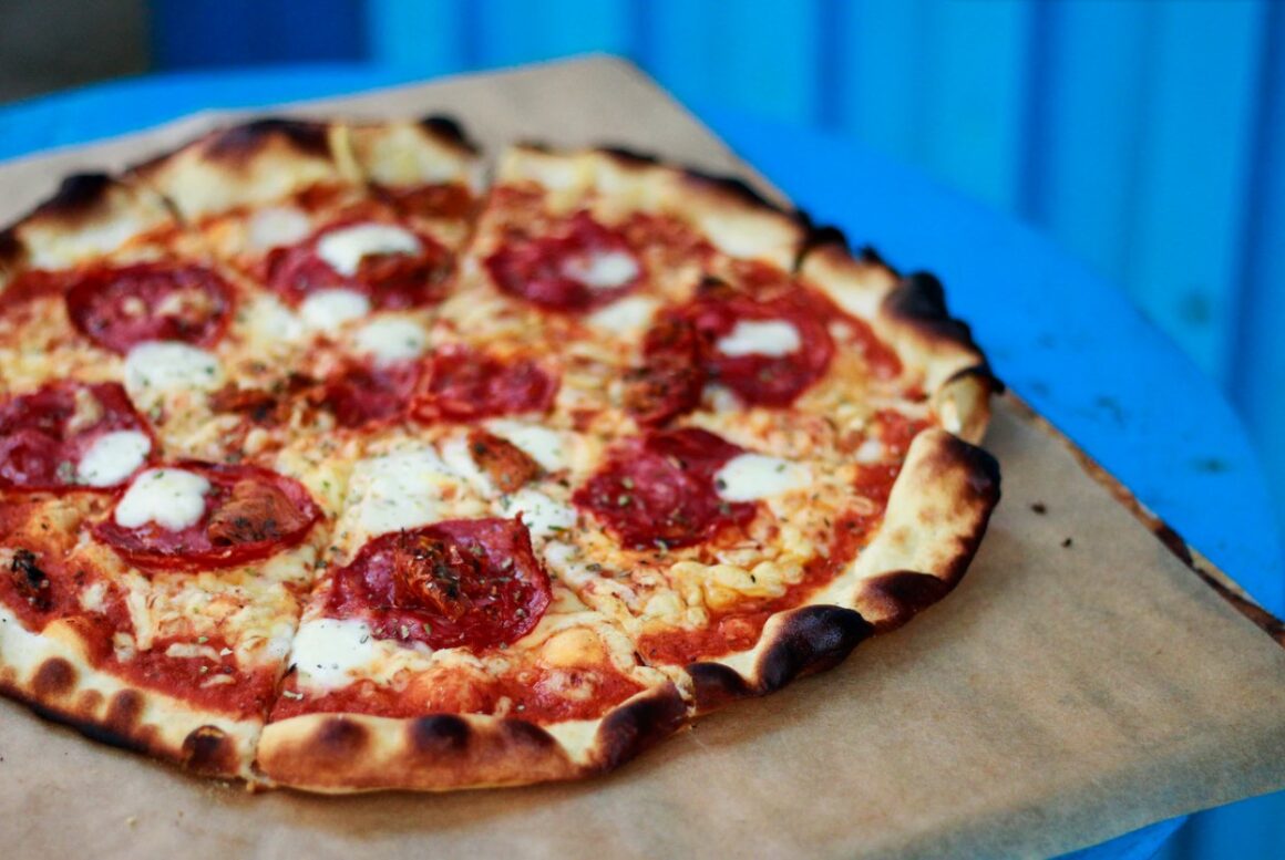 Har du besluttet dig for at investere i en pizzaovn? Se en oversigt over de bedste pizzaovne i test i denne artikel.