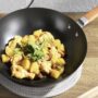 Vi har udvalgt 6 fremragende wokpander, som egner sig perfekt til lynstegte grøntsager, skaldyr og asiatiske retter.