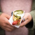 Hvordan koger man pølser som hos pølsemanden? Følg denne omfattende guide og få svar på dit spørgsmål.